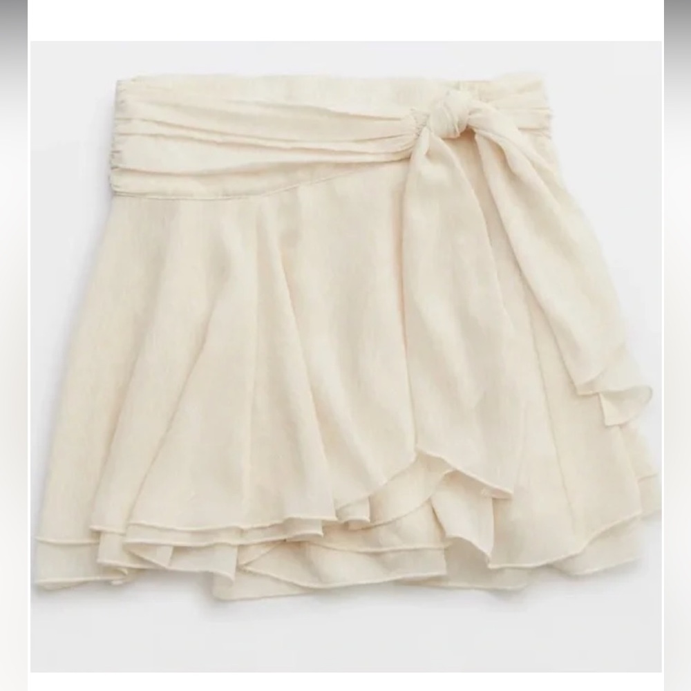 NWOT🤍✨Aerie✨🤍 White Flowing Skirt With Tie Size Small